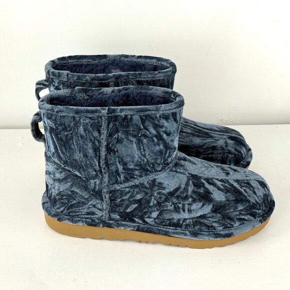 Youth US Size 6 - UGG Classic Mini II Velvet Fashion Winter Boots - Ocean Blue - Picture 2 of 8